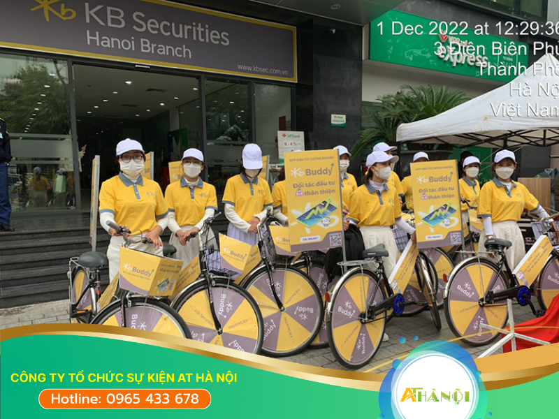 PG, PB tham gia roadshow là những người trẻ, năng động, ngoại hình ưa nhìn