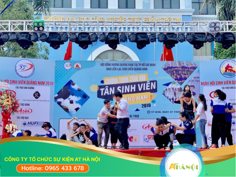 Tổ chức sự kiện chào đón tân sinh vien