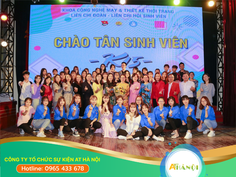 Sự kiện chào đón tân sinh viên có sự góp mặt của đông đảo khách mời