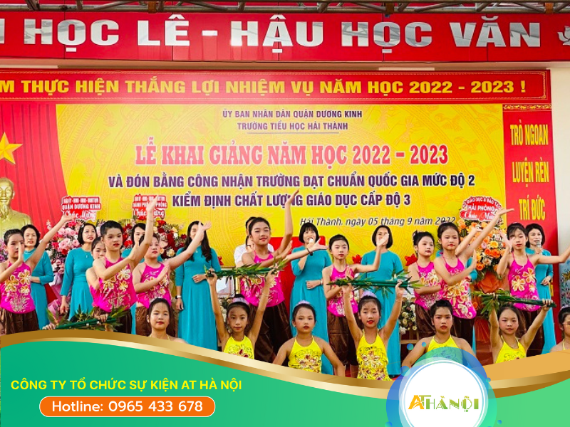 Phần Hội được tổ chức sau phần Lễ của Lễ khai giảng với các hoạt động văn hóa, văn nghệ, các hoạt động vui chơi tập thể lành mạnh