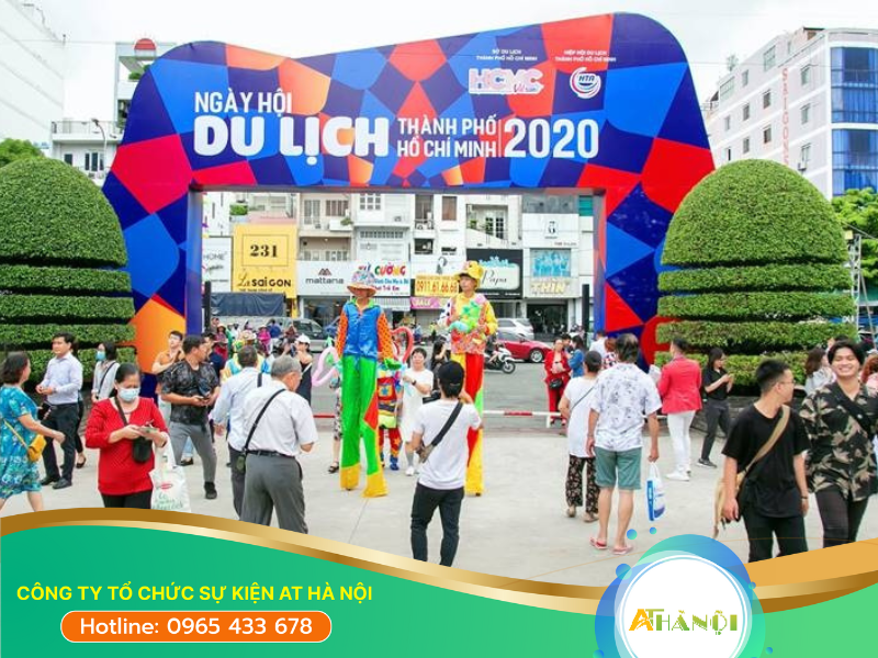Mẫu kịch bản chương trình Họp báo ra mắt đường tour mới