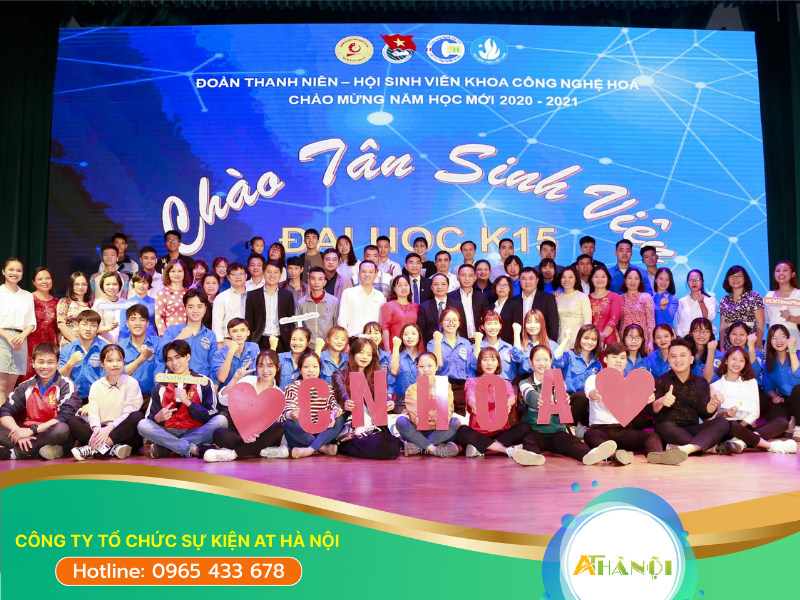 Chào đón tân sinh viên
