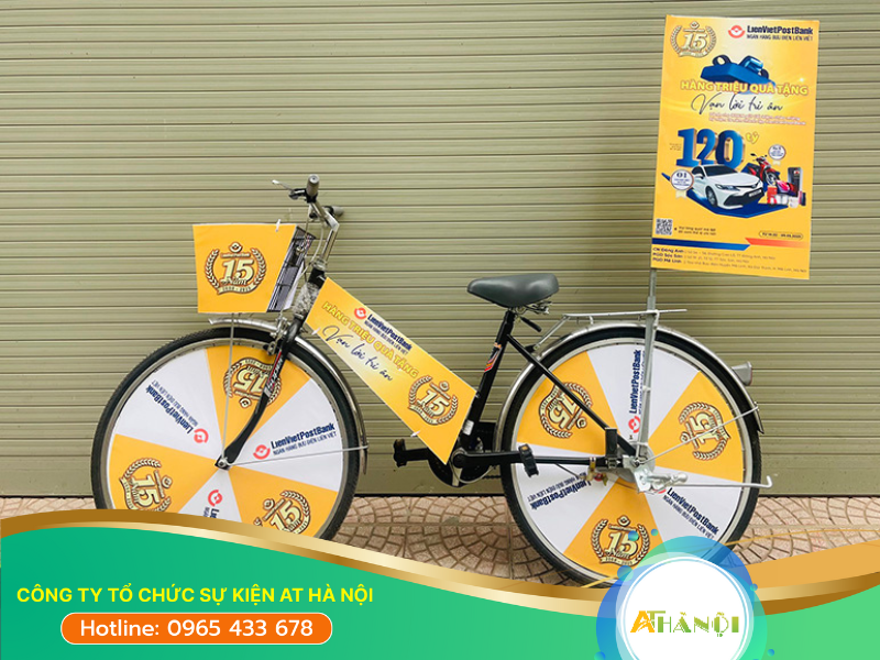 Roadshow xe đạp mang màu sắc, hình ảnh, cờ phướn của thương hiệu